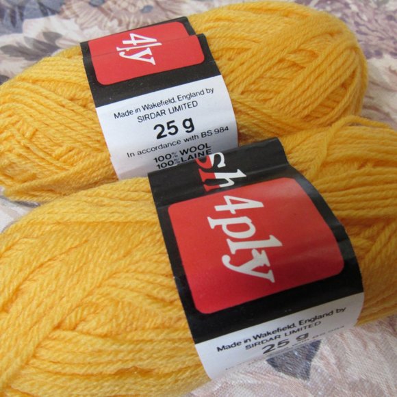 Lot 13sks SIRDAR Superwash Wool Yarn , 25g each,yellow, 4ply, made in England - Picture 2 of 3